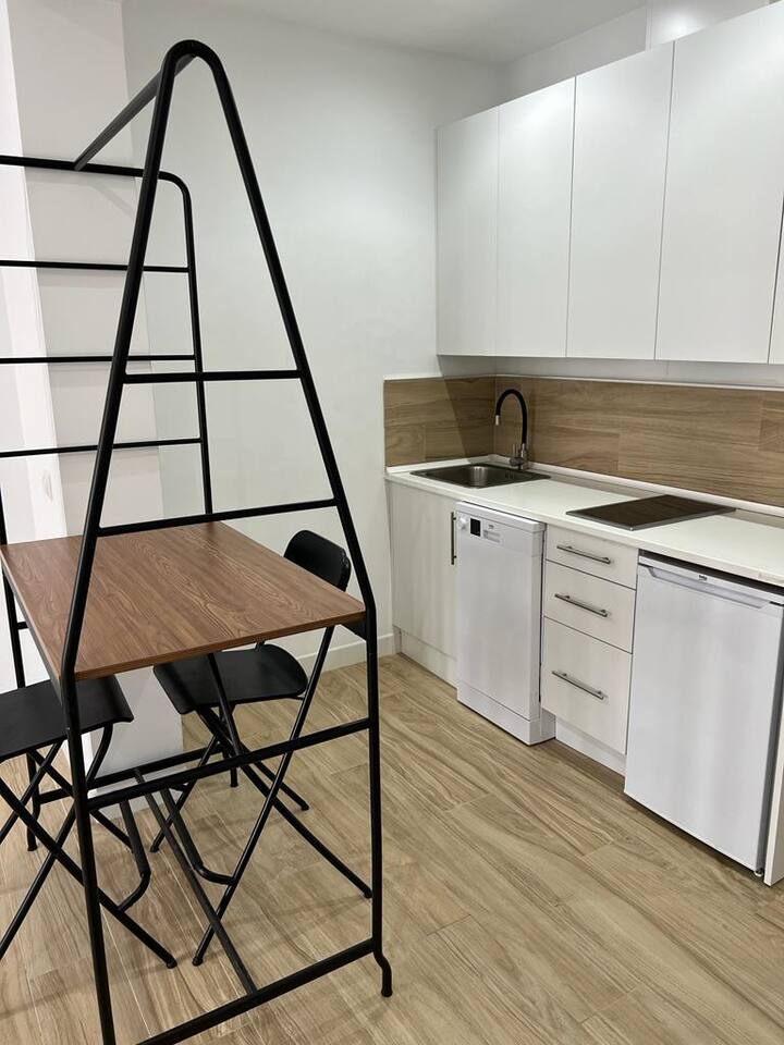 0bbc2194-e074-4dee-bb21-44234bb2e300