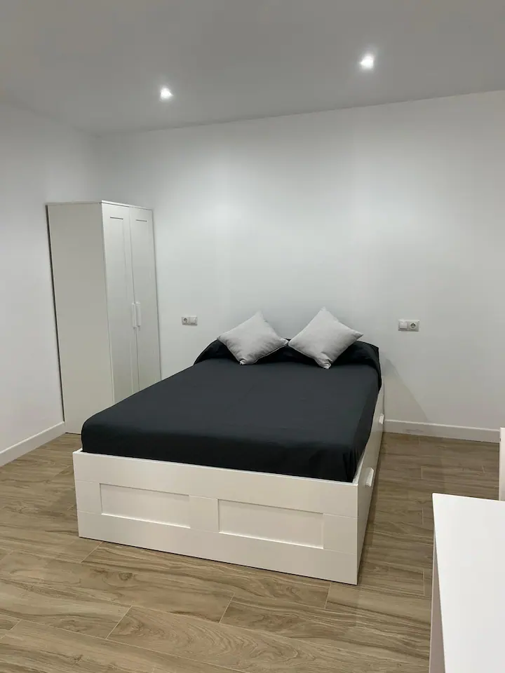 fe65af26-37c1-4c5f-8be8-7cbe8e590fe1